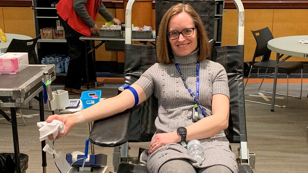 Dr Callum donating o-negative blood.