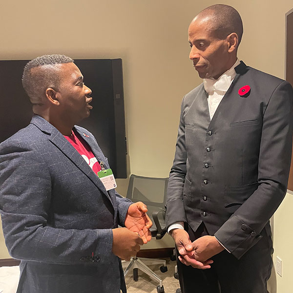 Jacob Marfo and Hon. Greg Fergus having a discussion.