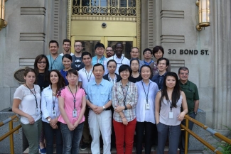 Dr. Ni and his lab team Dr. Ni and his lab team