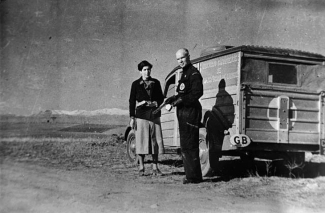 Canadian Blood Transfusion Unit which operated during the Spanish Civil War. Dr. Norman Bethune is at the right. ca. 1936 - 1938 / Spain Source: [http://www.collectionscanada.ca/ Library and Archives Canada] Copyright: Expired 