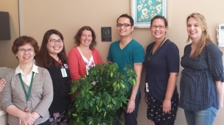 Left-Right: Judy Fung (RN), Tatiana Closas (clinic assistant), Joanne Ross (clinic and production assistant), Emmanuel Zurbano (production assistant), Tamiko Stewart (project lead), Riki Roberts (production assistant). Left-Right: Judy Fung (RN), Tatiana Closas (clinic assistant), Joanne Ross (clinic and production assistant), Emmanuel Zurbano (production assistant), Tamiko Stewart (project lead), Riki Roberts (production assistant).