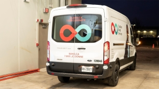 Image of Canadian blood services truck